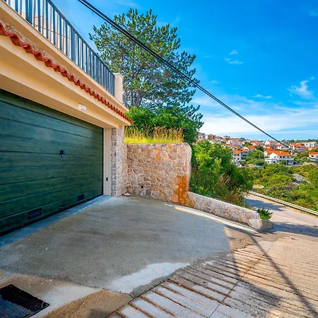 Vali 1 By Interhome * فربنيك